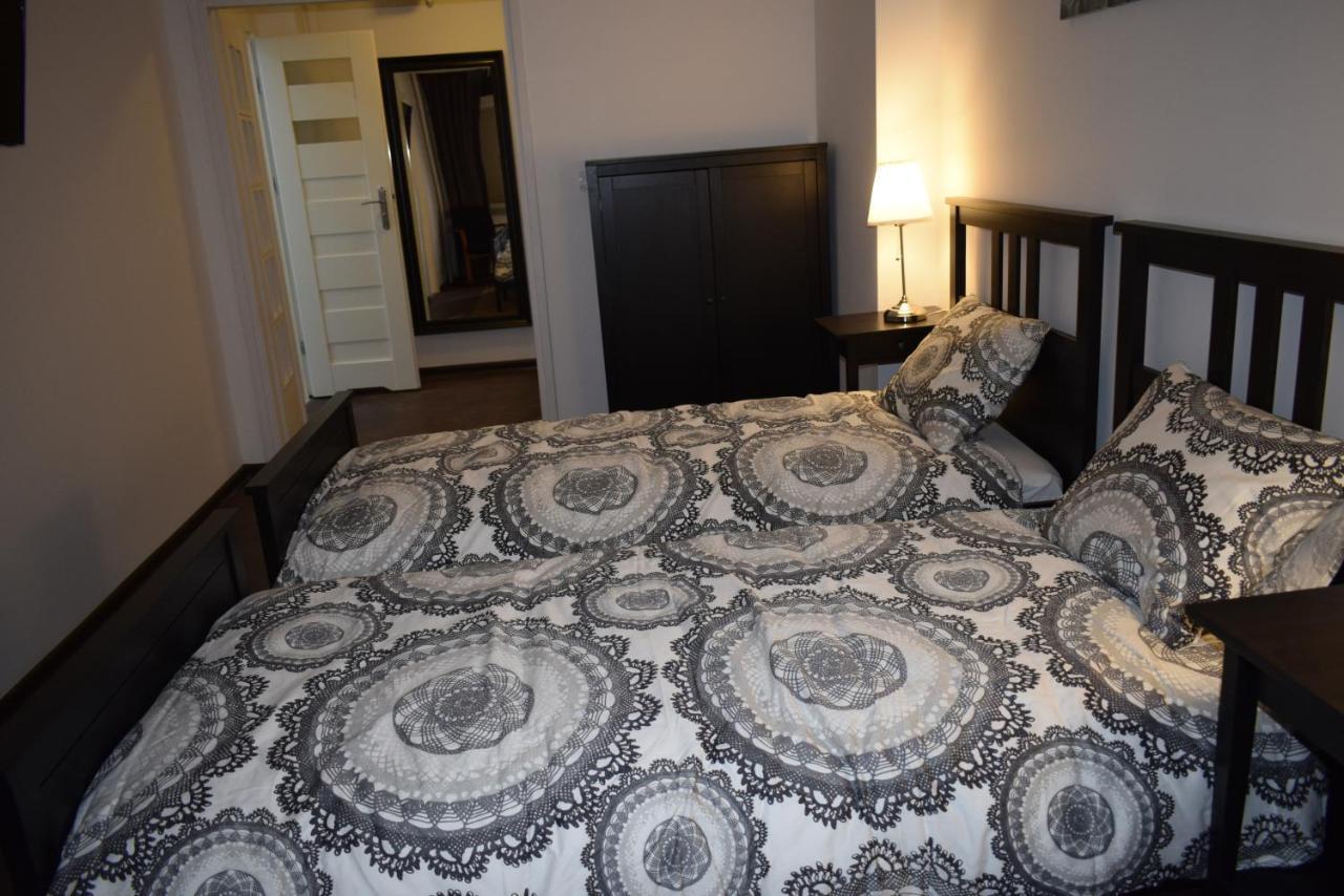 Fiesta Apartament Варшава Екстериор снимка