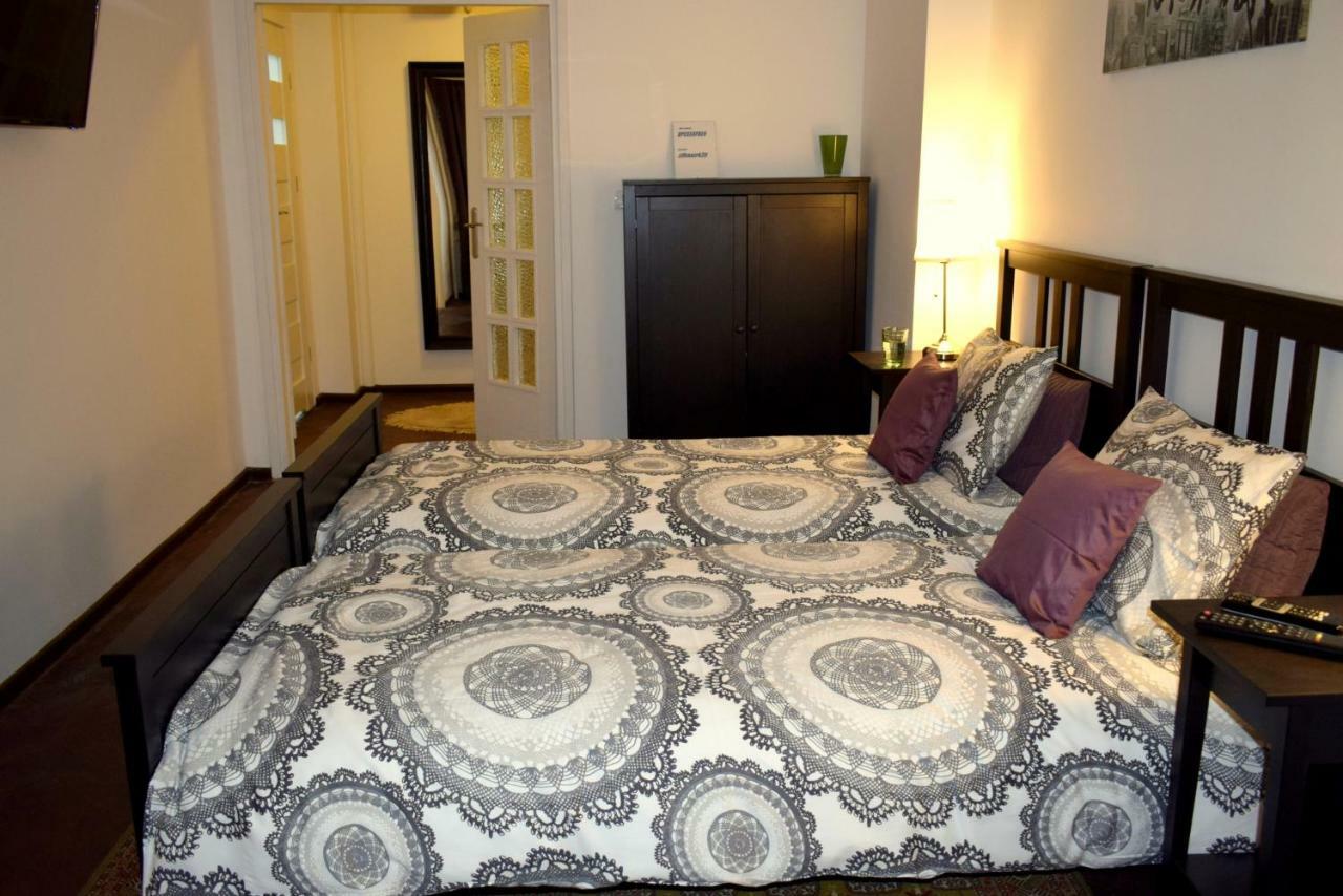 Fiesta Apartament Варшава Екстериор снимка